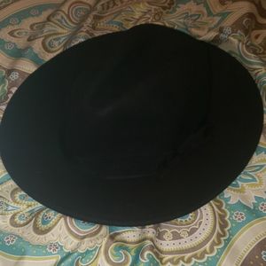Black floppy hat